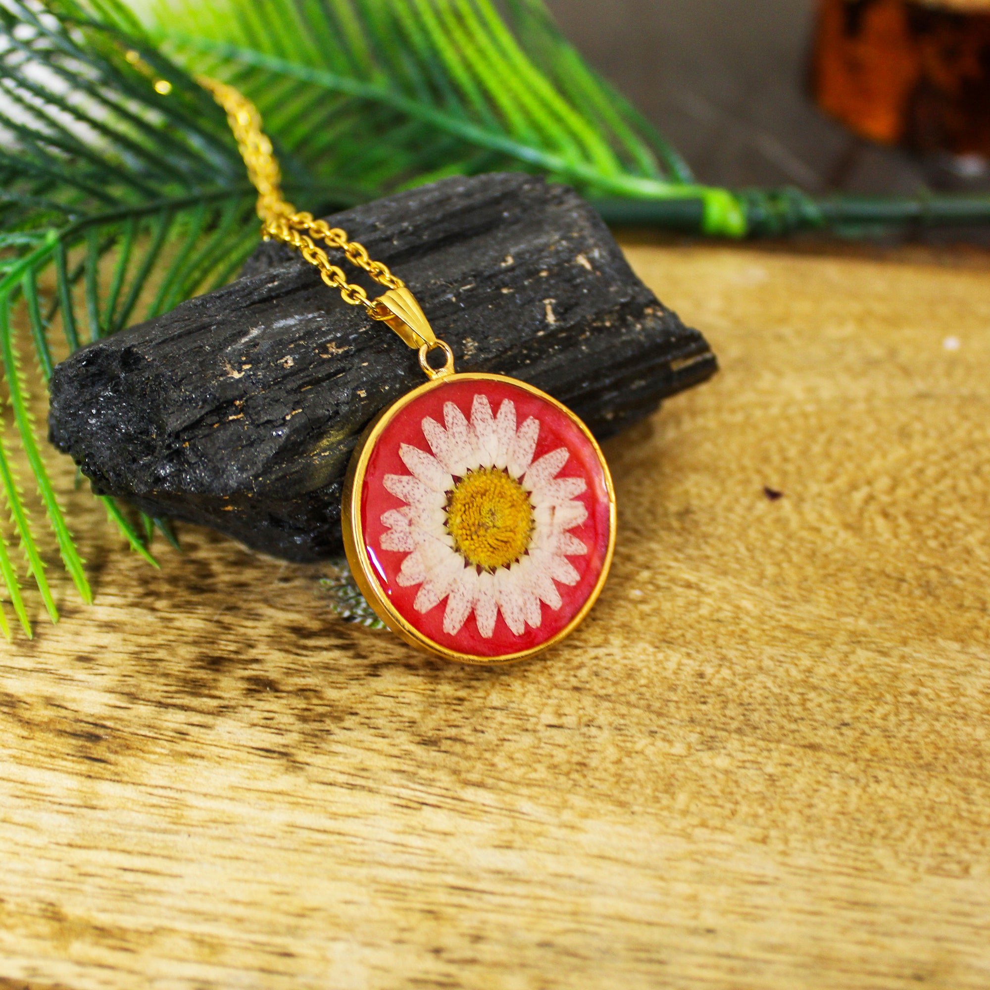 Scarlet Secret Garden Pendant with Real Daisy Flowers