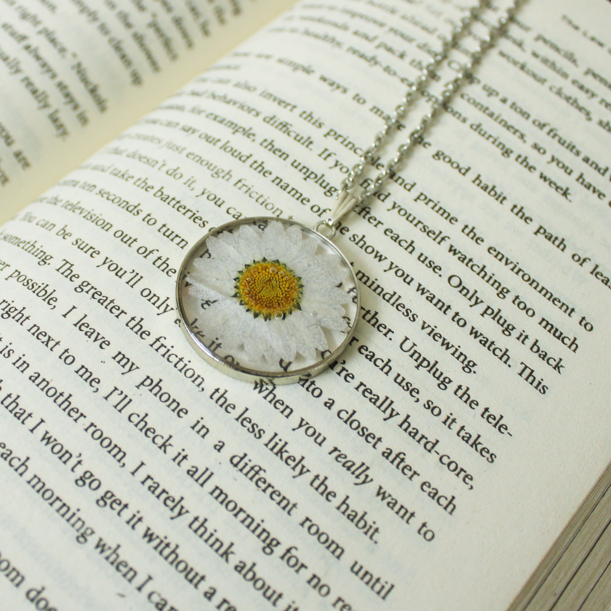 Crystal Daisy Meadows Pendant with Real Daisy Flowers