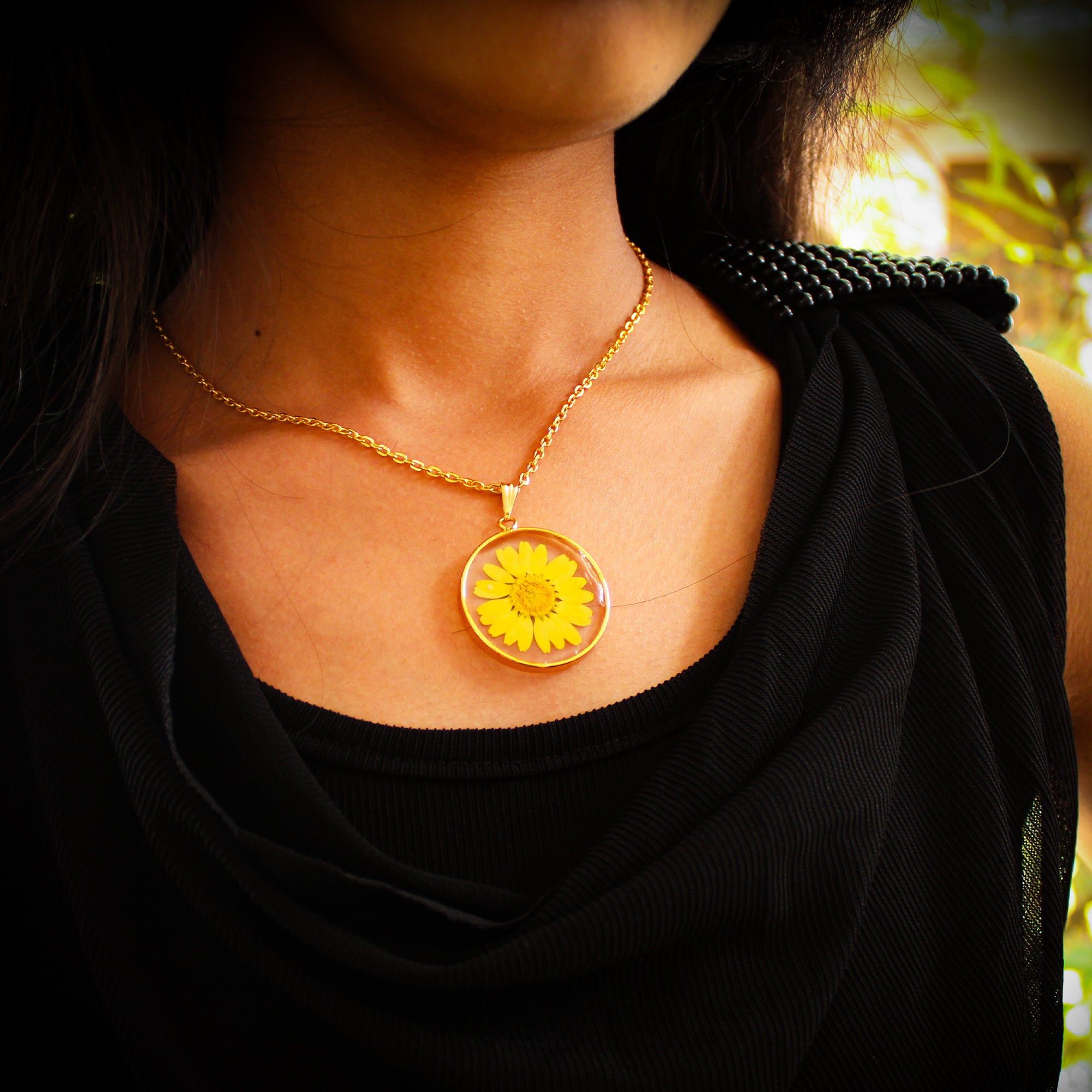 Sunshine Cascade Botanical Pendant with Real Daisy Flower