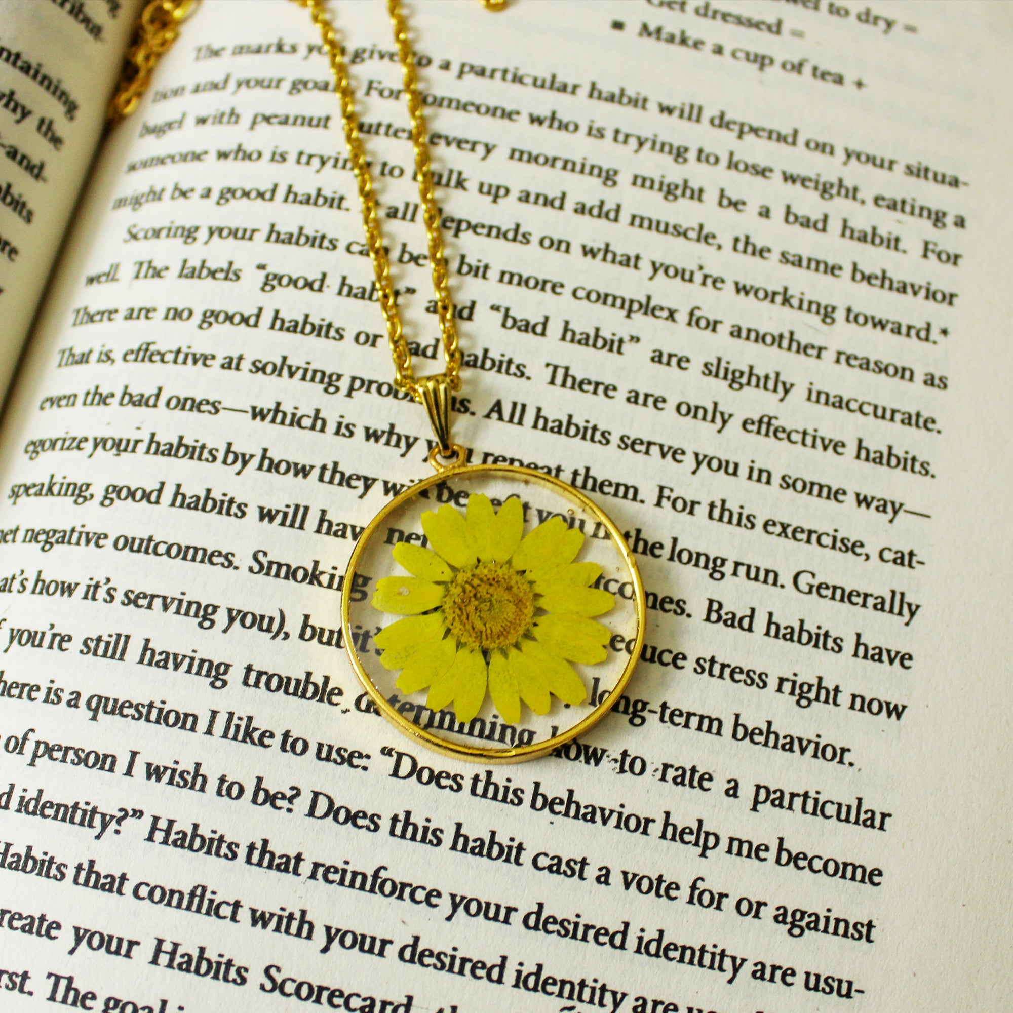 Sunshine Cascade Botanical Pendant with Real Daisy Flower