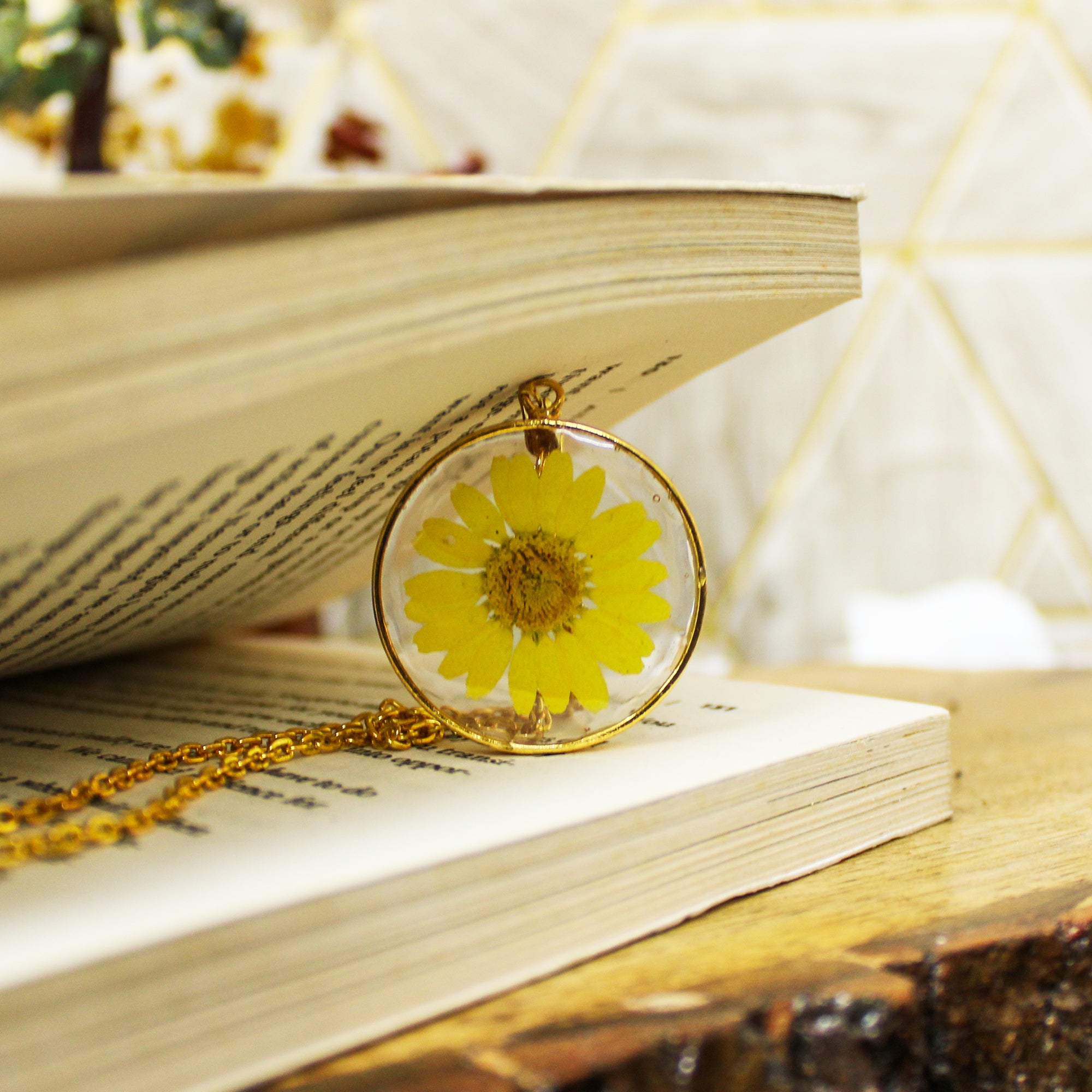 Sunshine Cascade Botanical Pendant with Real Daisy Flower