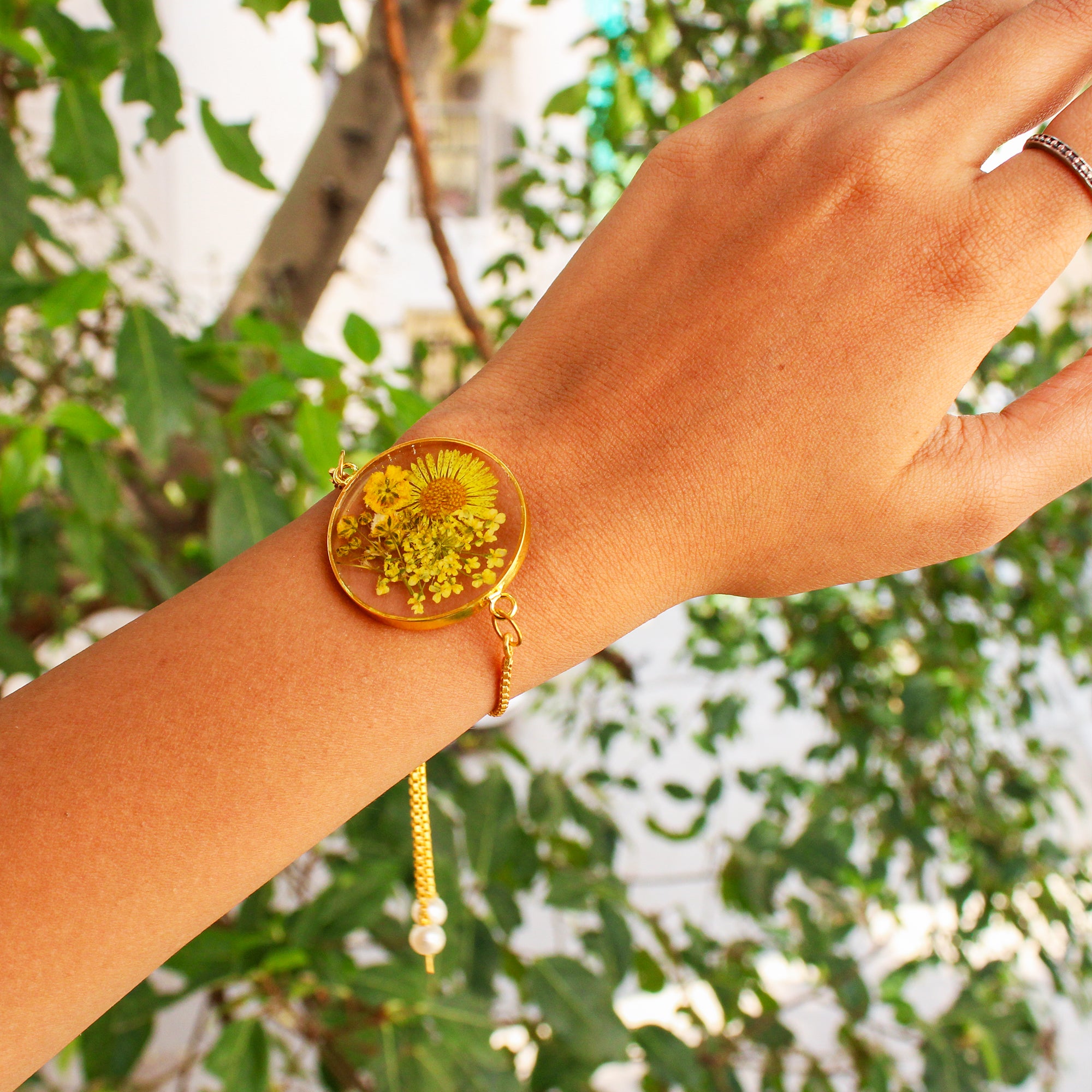 Citrine Meadow Bliss Bracelet With Real Daisy Flowers