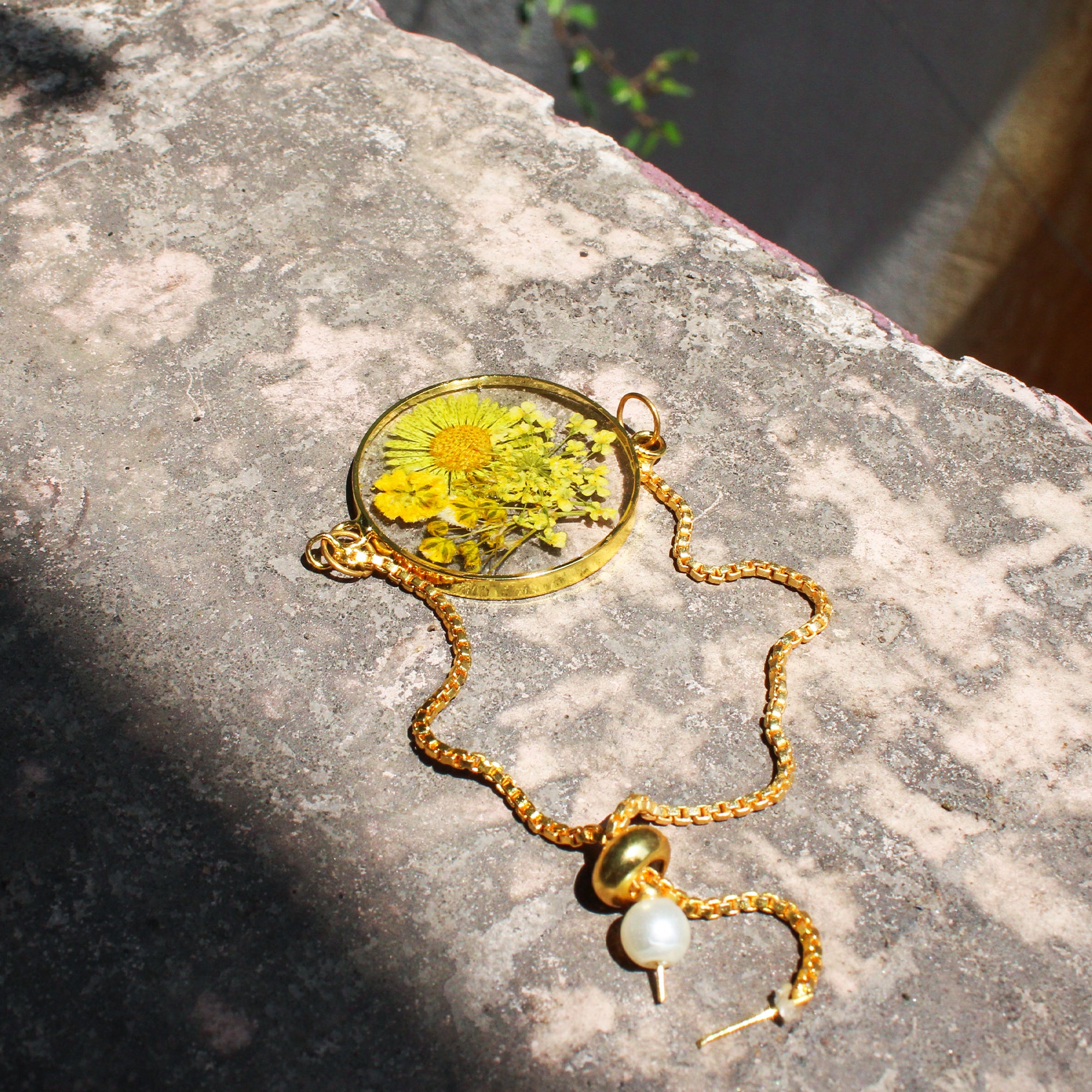 Citrine Meadow Bliss Bracelet With Real Daisy Flowers