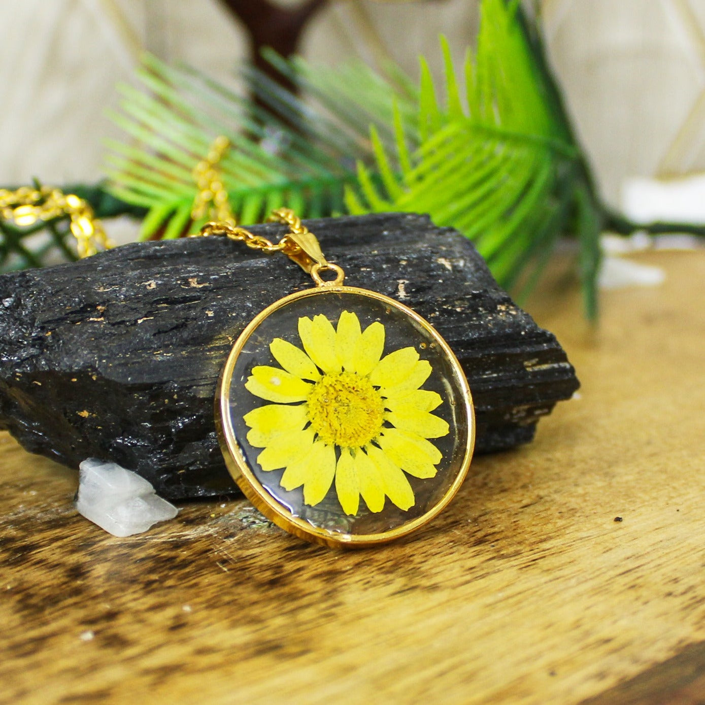 Sunshine Cascade Botanical Pendant with Real Daisy Flower